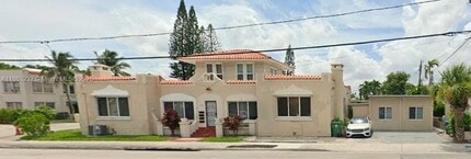 Building Photo - 1122 SW 17th Ave