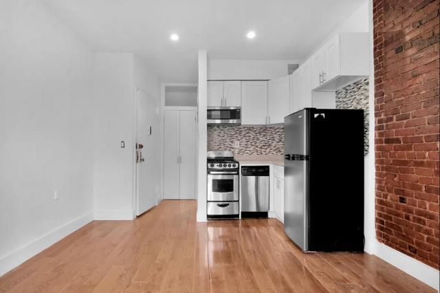 Building Photo - 1 bedroom in New York NY 10128