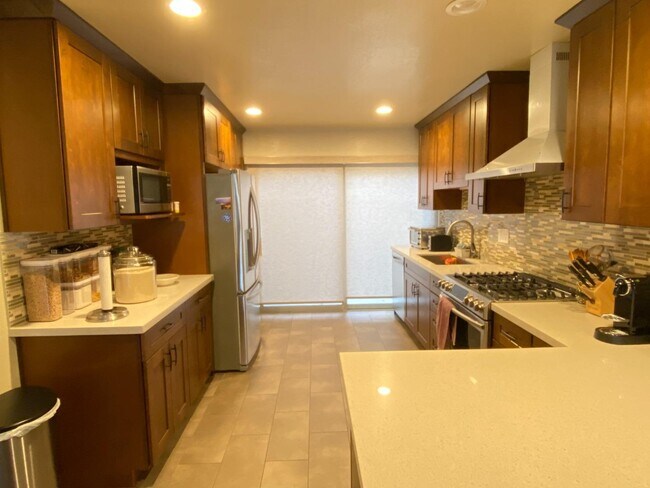 Building Photo - 4227 Lake Santa Clara Dr