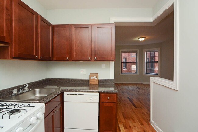 Foto del edificio - 4420 N Wolcott Ave