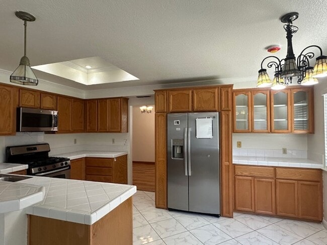 Foto del edificio - Spacious 5-Bedroom Home with Modern Amenit...