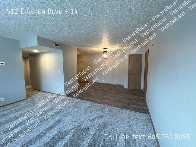 Foto del edificio - 512 E Aspen Blvd