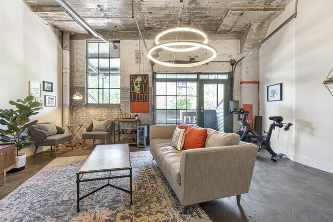 Foto del edificio - 881 Memorial Dr SE