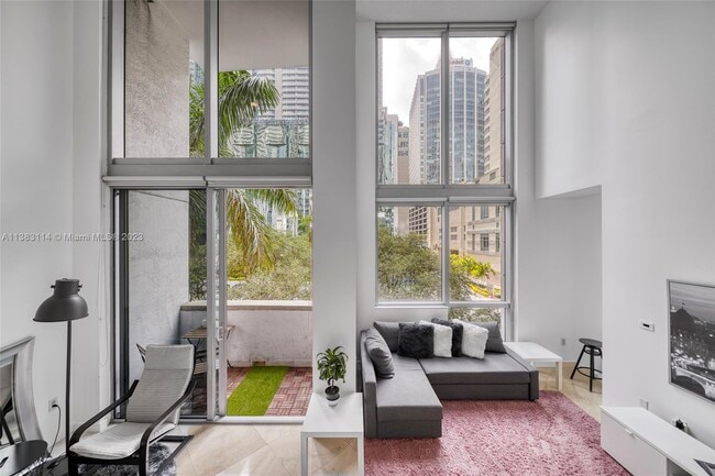 Building Photo - 1060 Brickell Ave