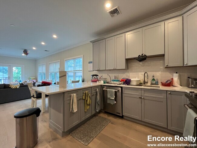 Foto del edificio - 32 Cummins Hwy