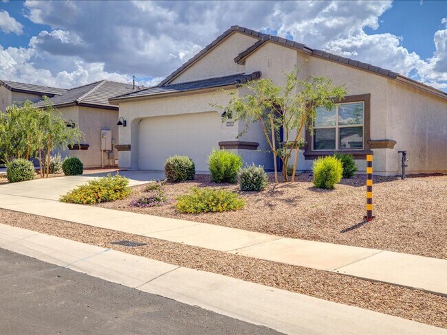 Building Photo - PROMO 1/2 OFF FIRST MONTHS RENT!