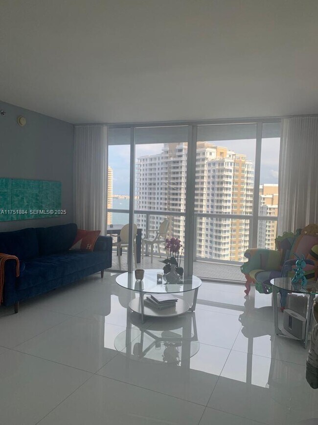 Foto del edificio - 465 Brickell Ave