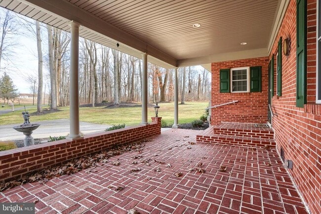 Building Photo - 2406 Roundtop Rd