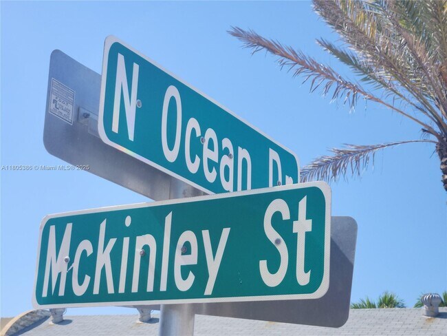 Foto del edificio - 2106 N Ocean Dr