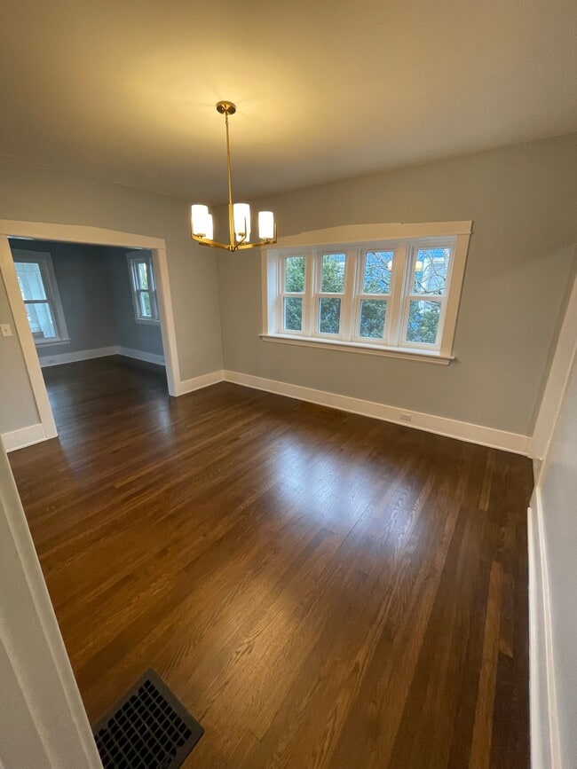 Foto del edificio - 1844 Monroe Ave NW