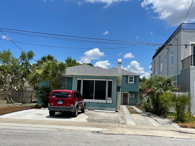Front House/Apts Rear - 2115 W Cass St