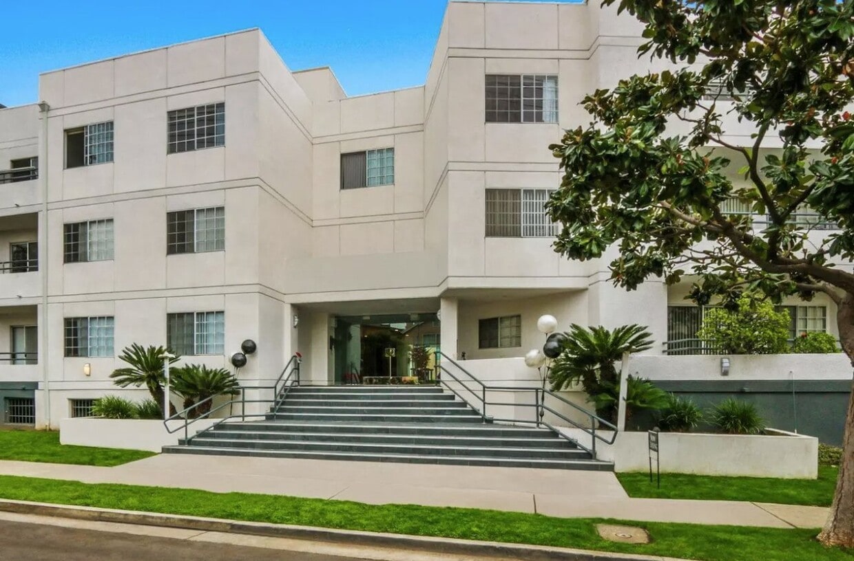 Photo - 3144 S Canfield Ave (Los Angeles, CA)
