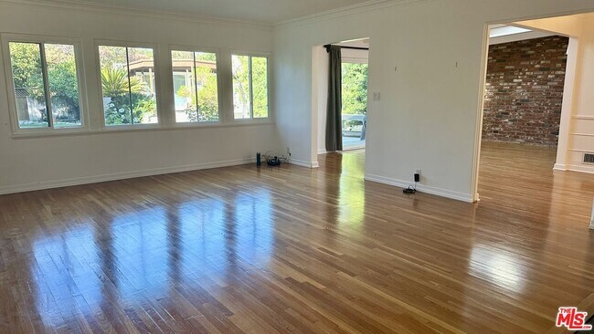 Building Photo - 5105 Westpark Dr