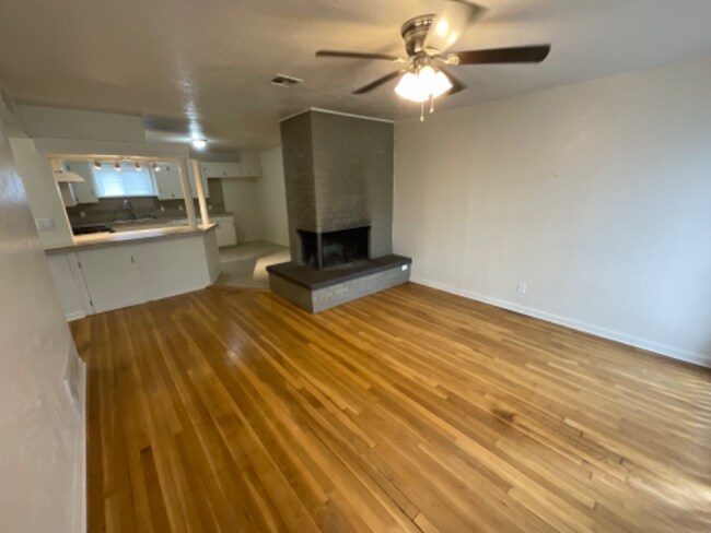 Foto del edificio - 4613 Stanford Ave