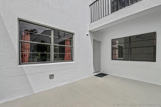 Building Photo - 6670 Villa Sonrisa Dr