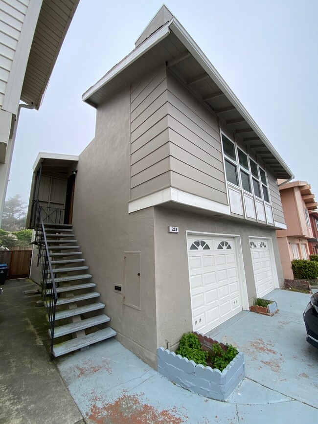 Main entrance - 258 Canterbury Ave