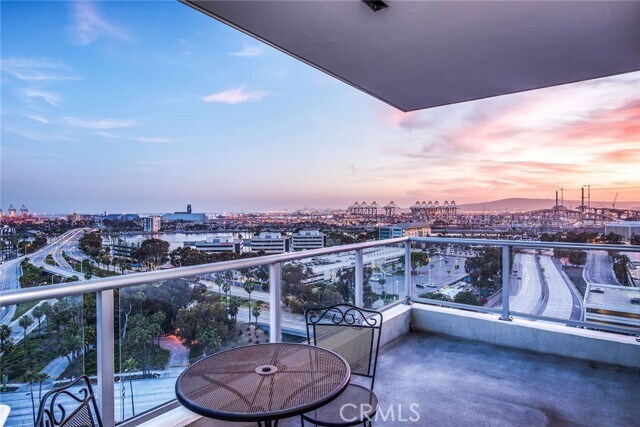 Foto del edificio - 411 W Seaside Way