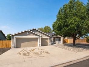Building Photo - 918 Desert Breeze Wy