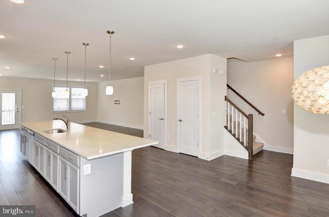 Building Photo - 44858 Tiverton Sq