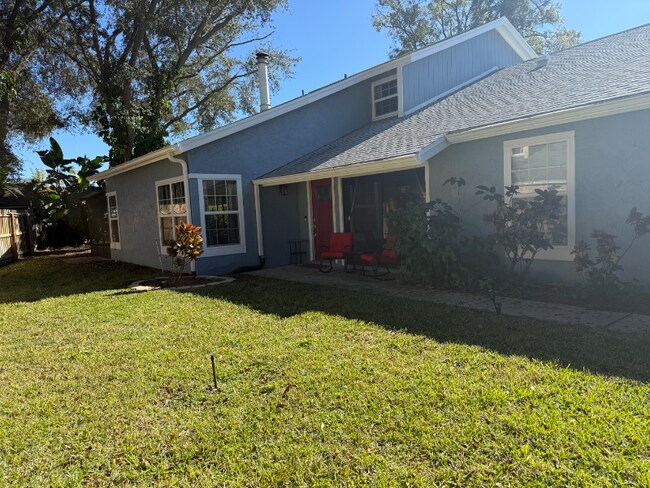 Foto del edificio - 13903 A Bardmoor Pl