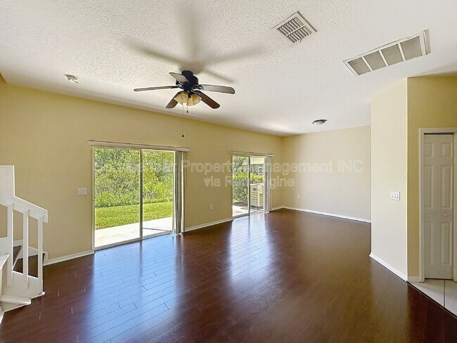 Foto del edificio - 8528 Sandpiper Ridge Ave