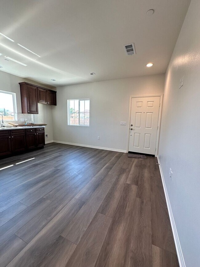 Building Photo - Gorgeously Modern 3 bedroom Home for Rent ...