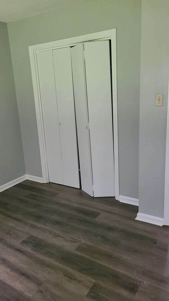 Building Photo - 3285 Charleston Hwy