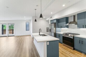 Building Photo - 120 Dahlia Dr