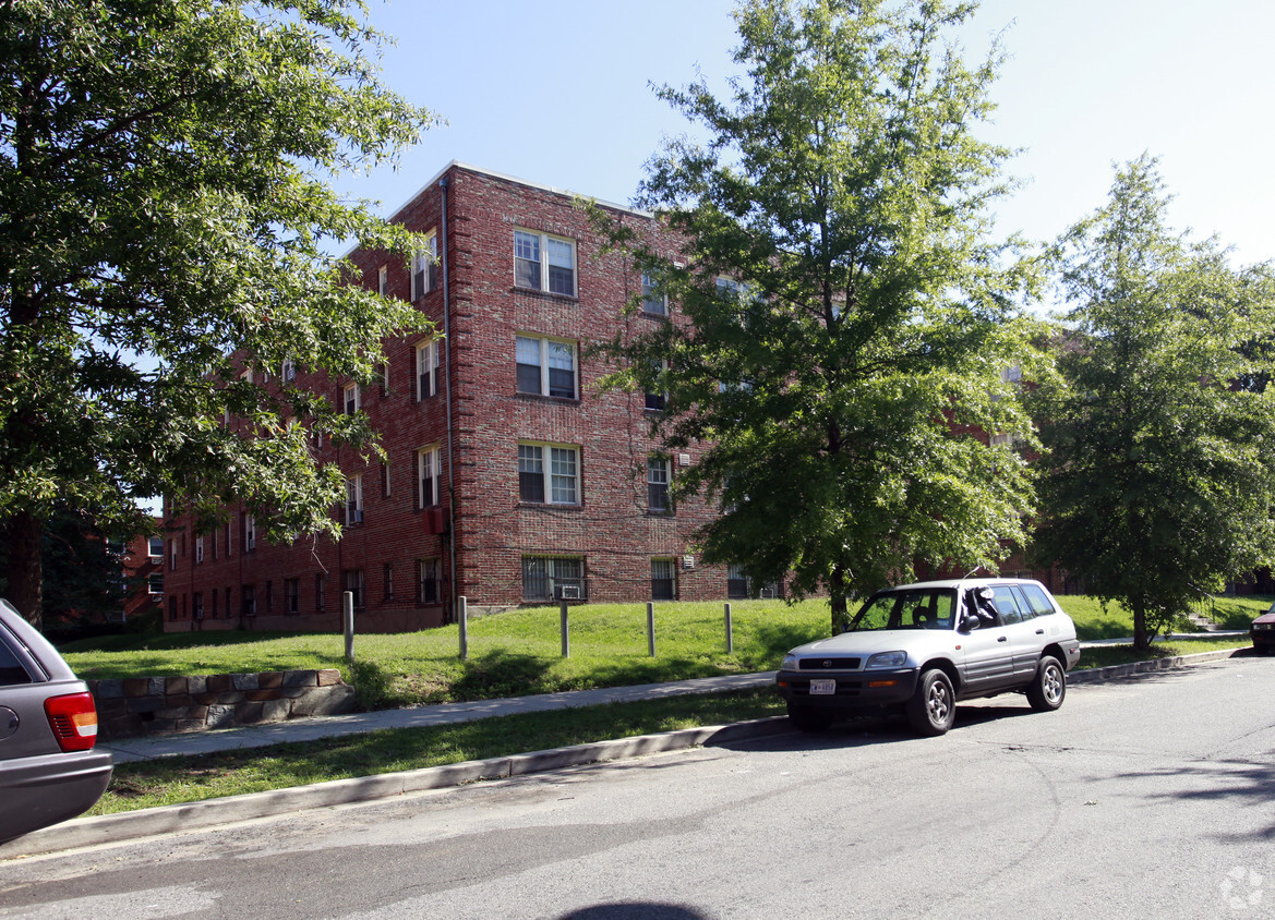 Building Photo - 1355 Peabody St NW