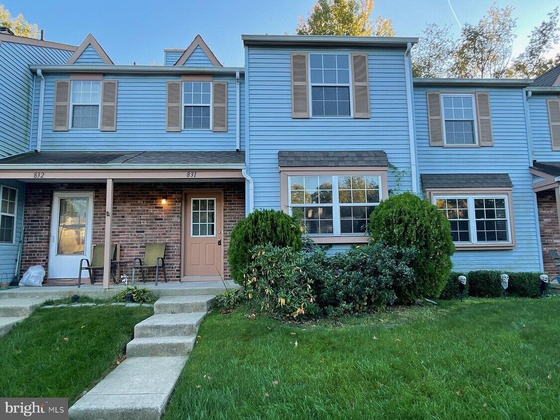 Primary Photo - 831 St Regis Ct