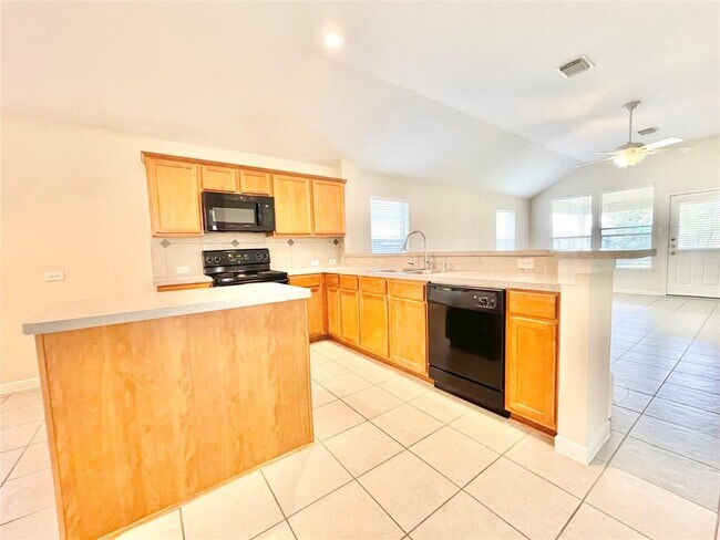 Foto del edificio - 910 Pickett Hill Ln