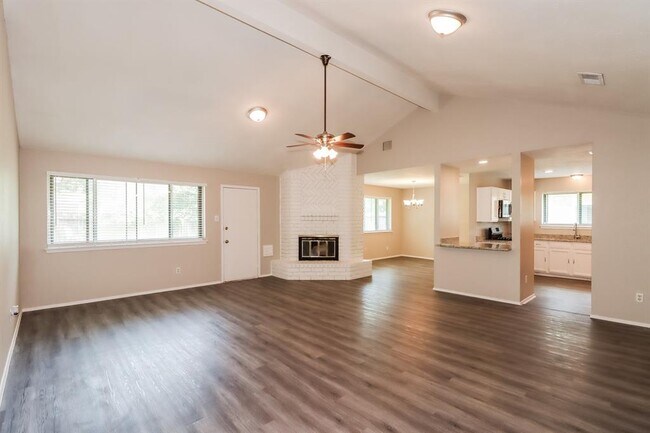 Foto del edificio - 2515 N Spring Dr