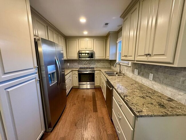 Building Photo - MOVE IN SPECIAL-Luxury in the heart of Madison with a 2 car garage