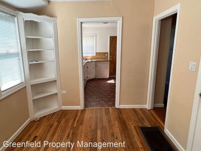 Building Photo - 2 br, 1 bath House - 215 W Lodi Ave A