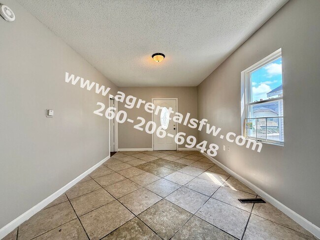 Foto del edificio - 3232 Barr St
