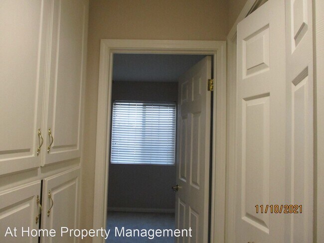 Building Photo - 3 br, 2.5 bath House - 6715 Mill Creek Dr