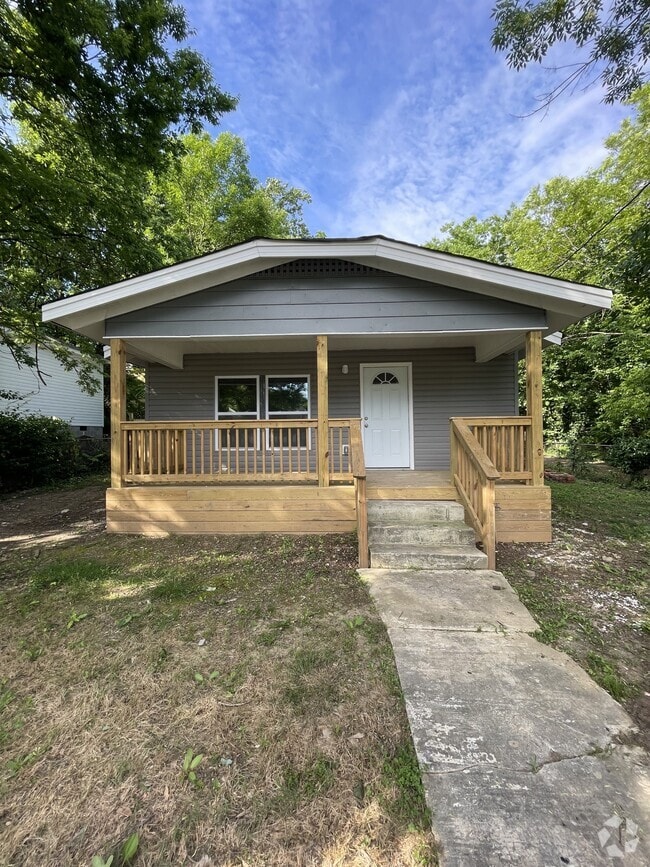 Building Photo - 2110 Allin St