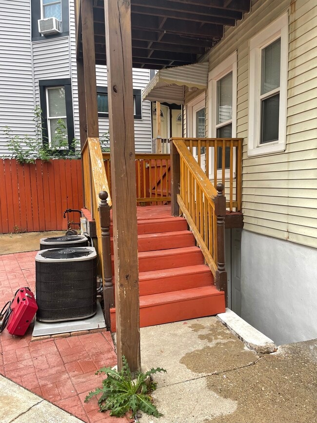 Entrance to Unit - 4250 N Tripp Ave