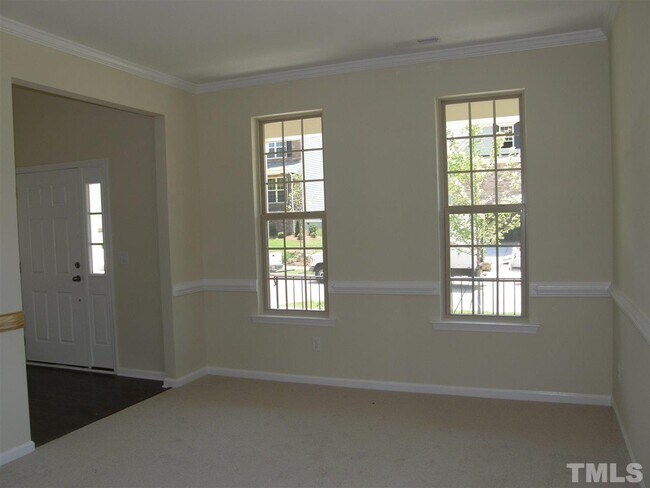 Building Photo - 1009 Daybreak Bluff Dr
