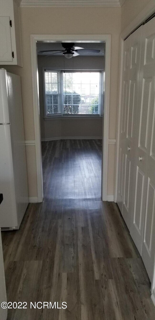 Foto del edificio - 3813 Sterling Pointe Dr