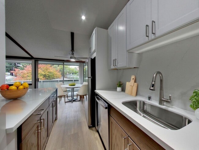 Interior Photo - Riverwood