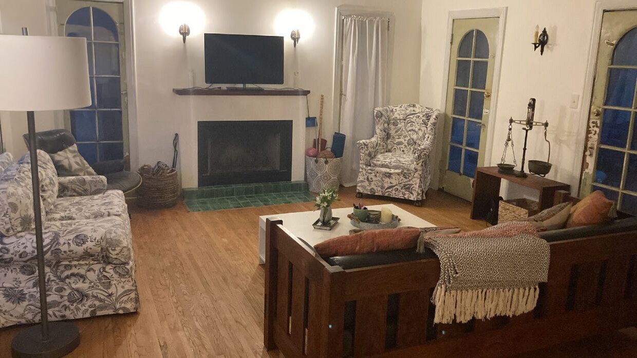 Foto principal - 1549 Rendall Pl