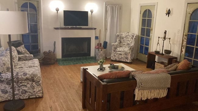 Building Photo - 1549 Rendall Pl Building Photo - 1549 Rendall Pl