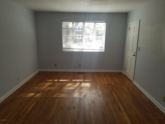 Foto del edificio - 2247 Riverside Ave