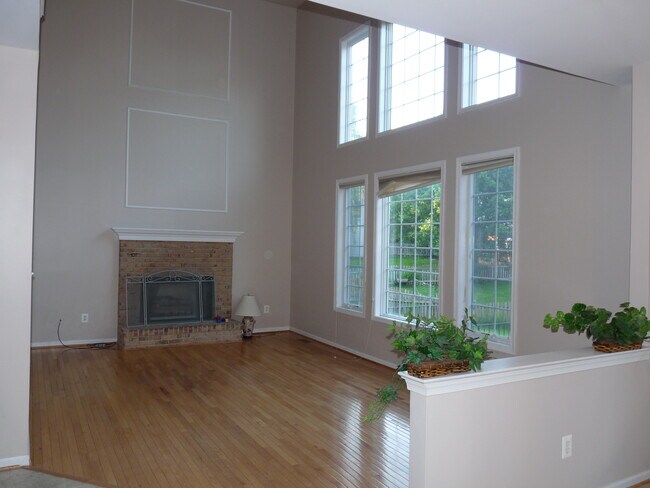 Foto del edificio - 25948 Hartwood Dr