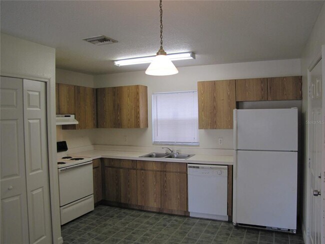 Foto del edificio - 3404 N Garrison St