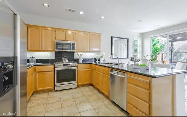 Building Photo - 4 br, 3 bath House - 546 Esplanade Ln