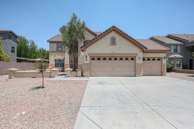Foto del edificio - Recently Remodel! 4bd 2.5ba 3cg in Chandler!