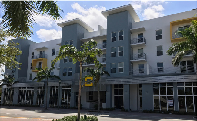 Building Photo - Caspian Delray