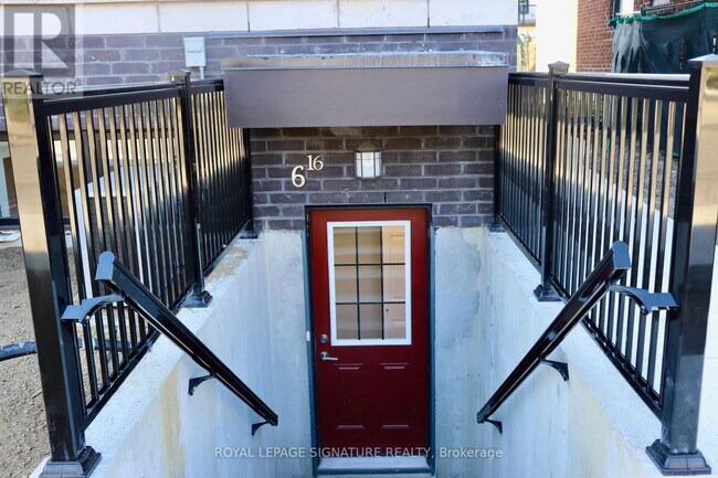 Building Photo - 6 Bicknell Ave